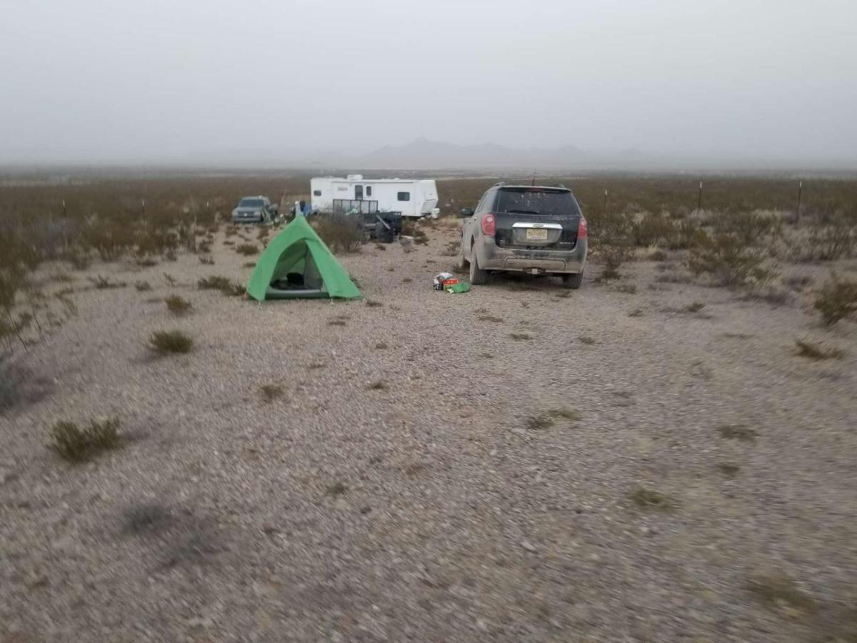 Camping At Desert Gardens Oasis In Lobo, Tx 范霍恩 外观 照片