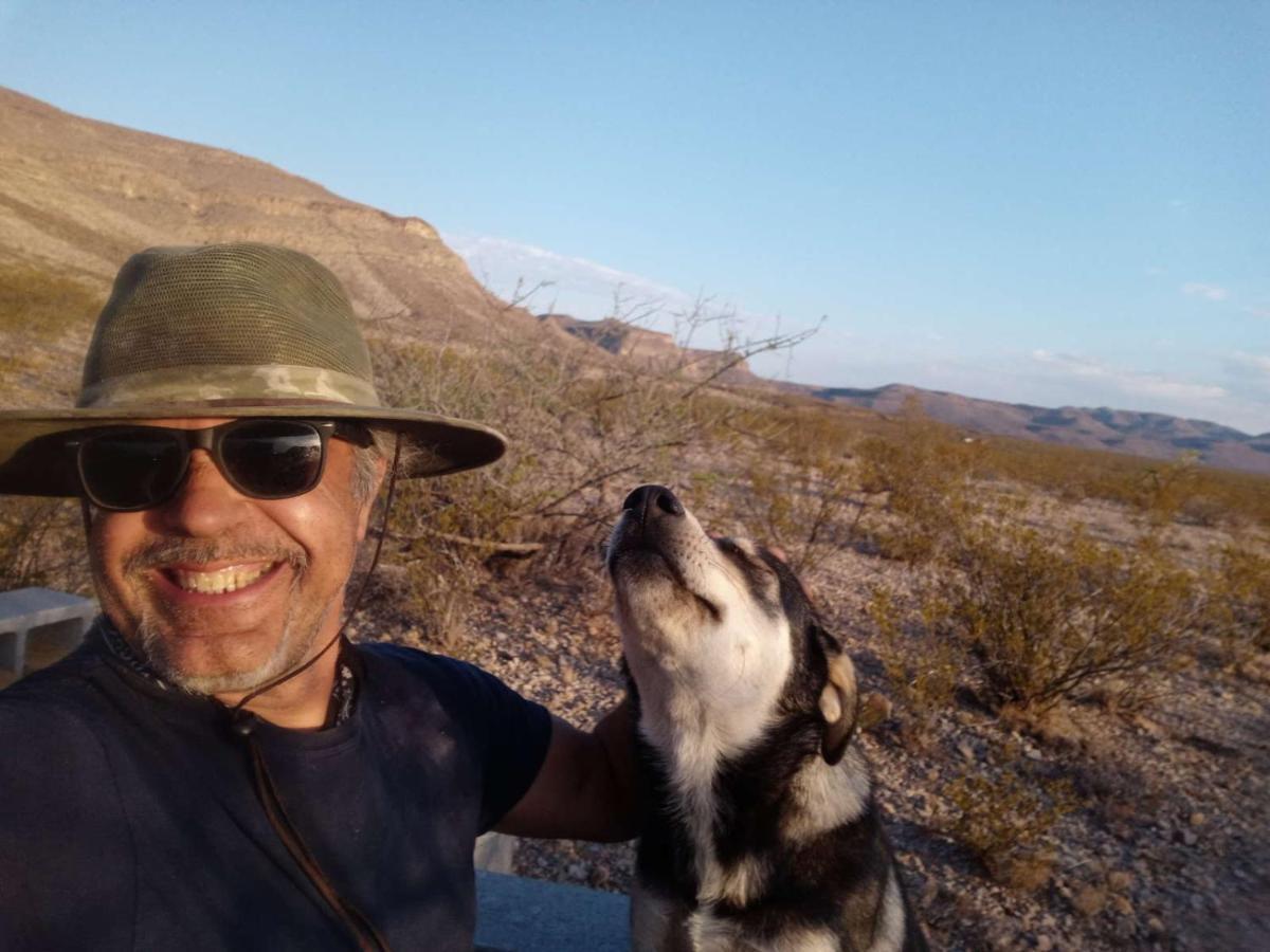 Camping At Desert Gardens Oasis In Lobo, Tx 范霍恩 外观 照片