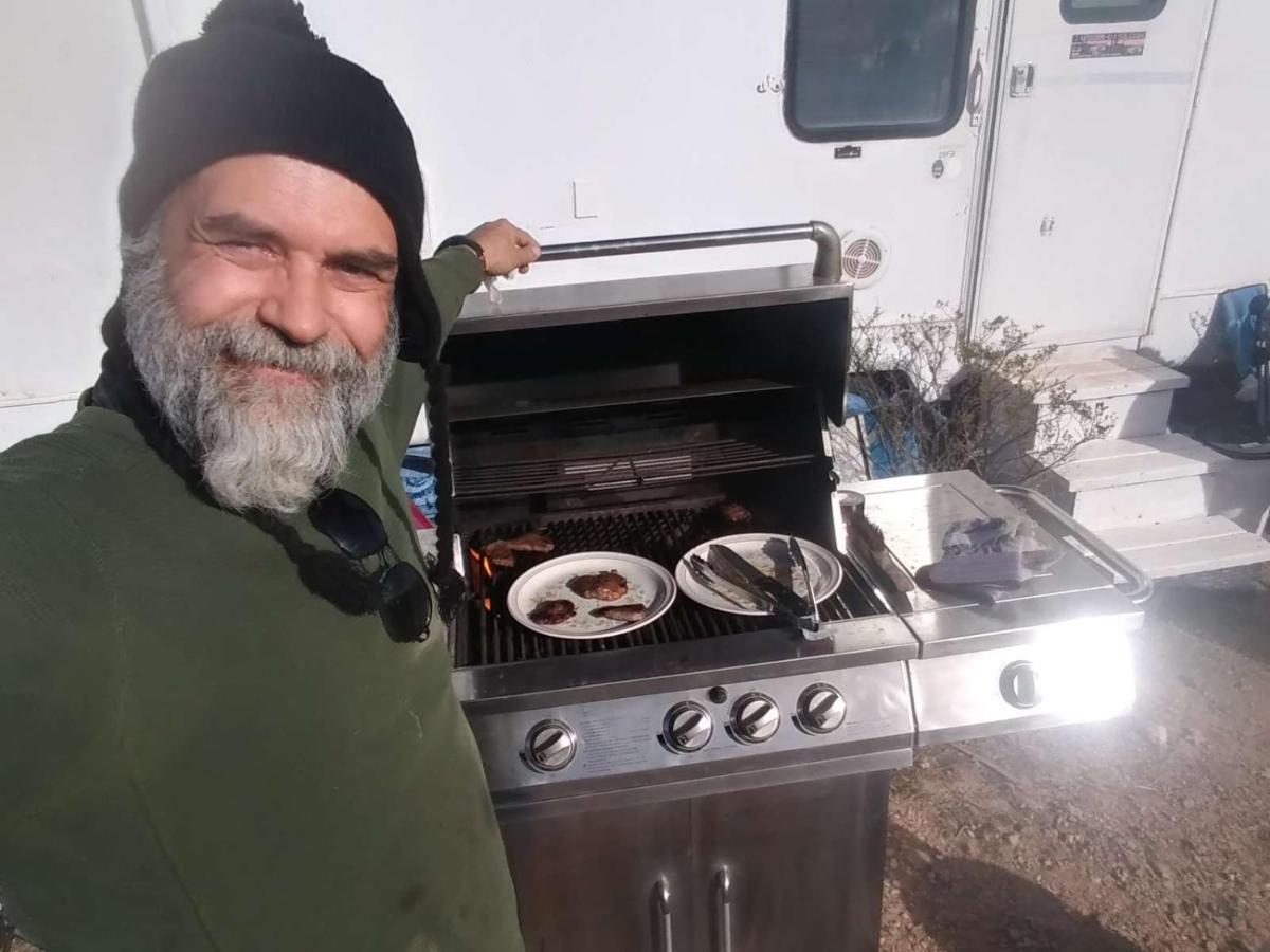 Camping At Desert Gardens Oasis In Lobo, Tx 范霍恩 外观 照片